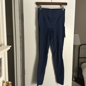 LULULEMON New with tags never worn SenseKnit running HR tight 28”